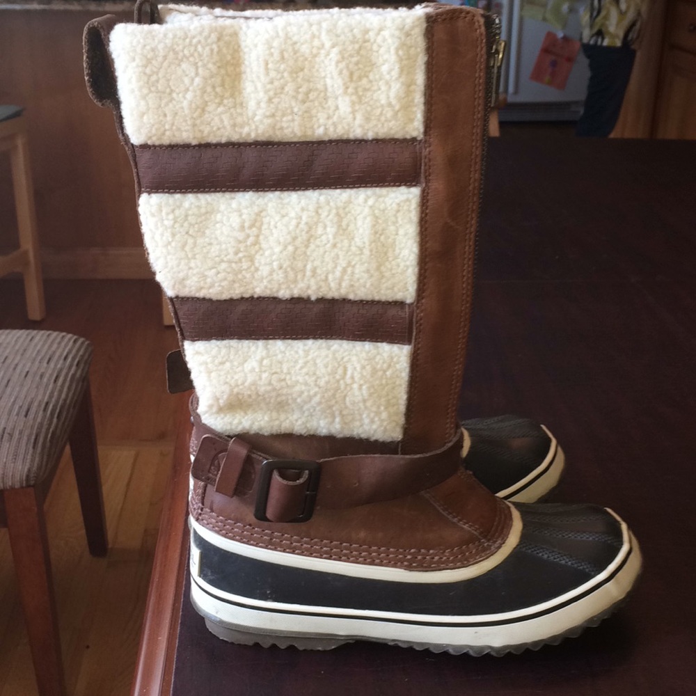 Sorel Helen of Tundra Snow Boots Size 8
